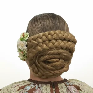 Moño alicantina siglo XVIII vista trasera con detalle de trenzado y forma estructurada